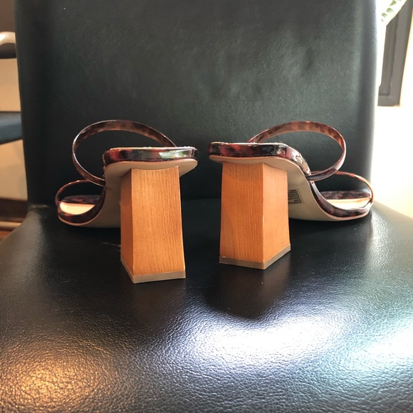 Steve Madden Tortoise Honey Slide Sandal - Picture 3 of 6